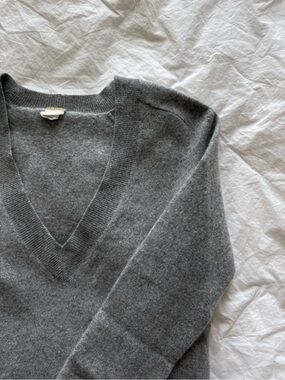 Classic JCrew Cashmere V-Neck Women's Sweater